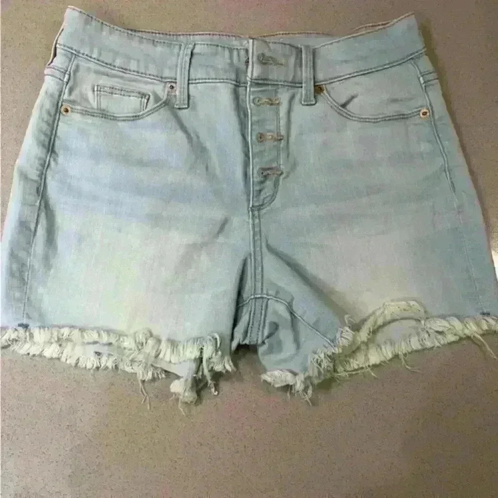 Universal thread Jean shorts